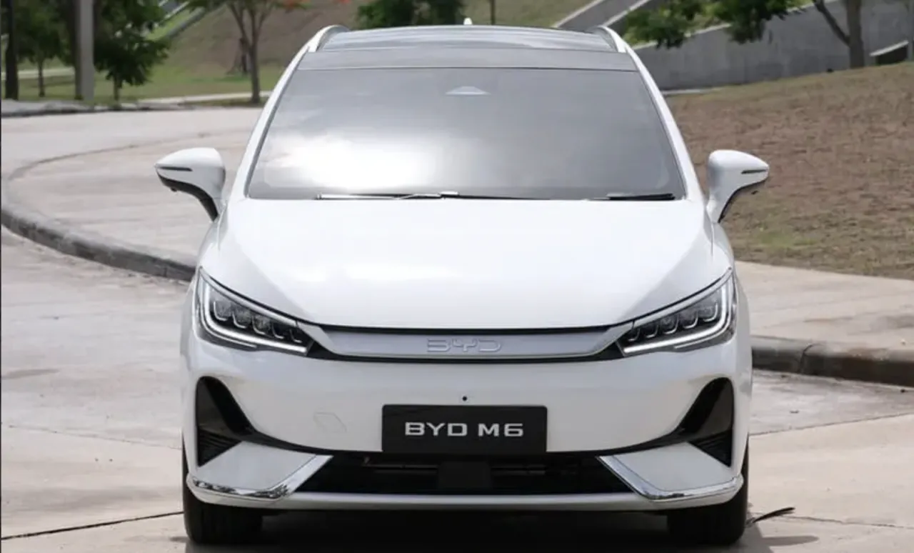 giaxe24h BYD M6 2