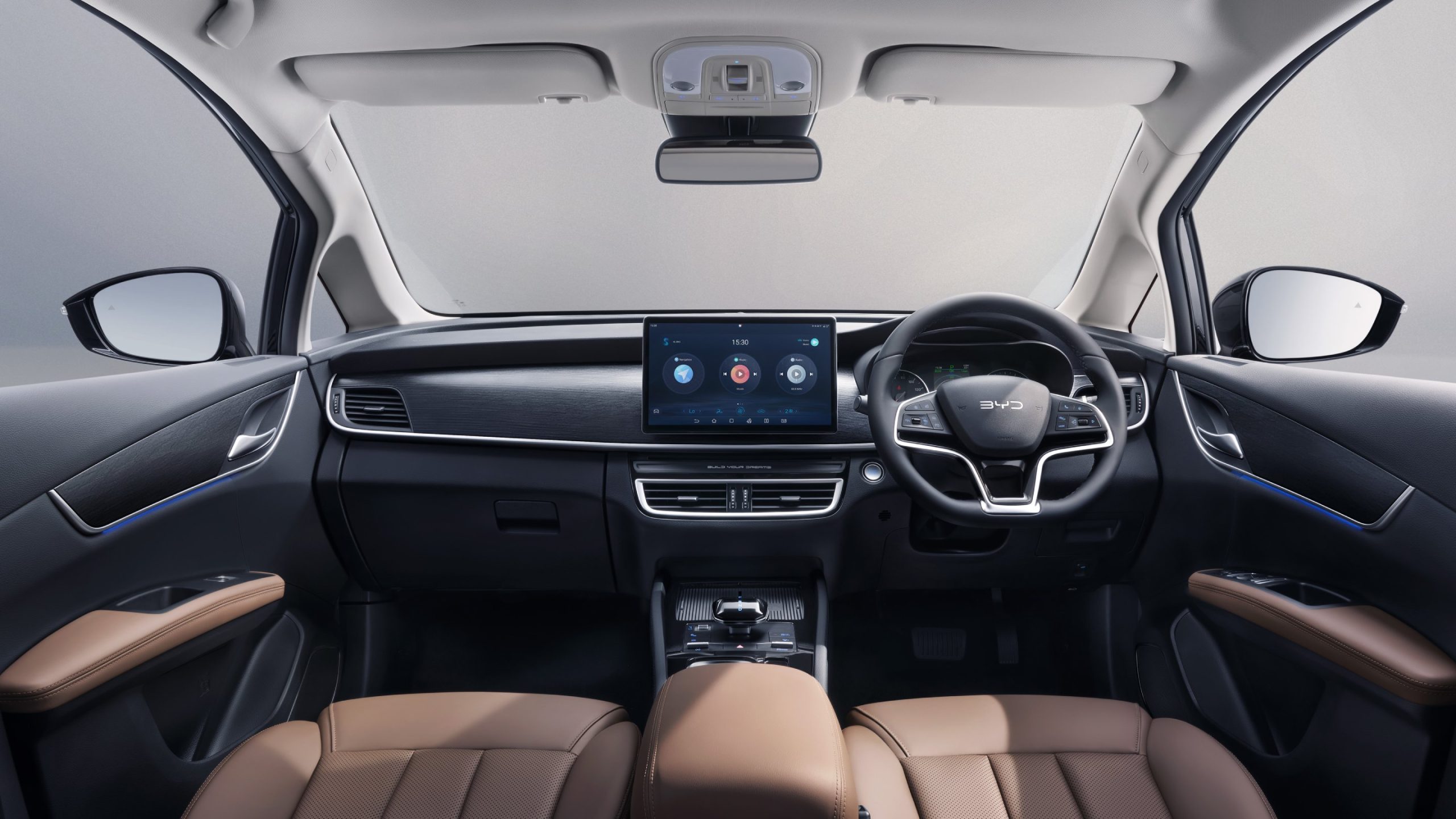 giaxe24h BYD M6 3 scaled